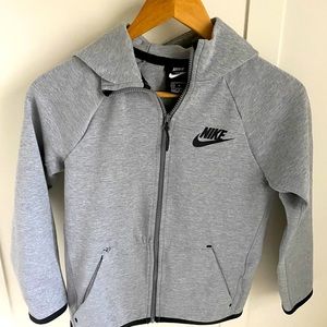Nike zip up hoodie sweatshirt (Size M)